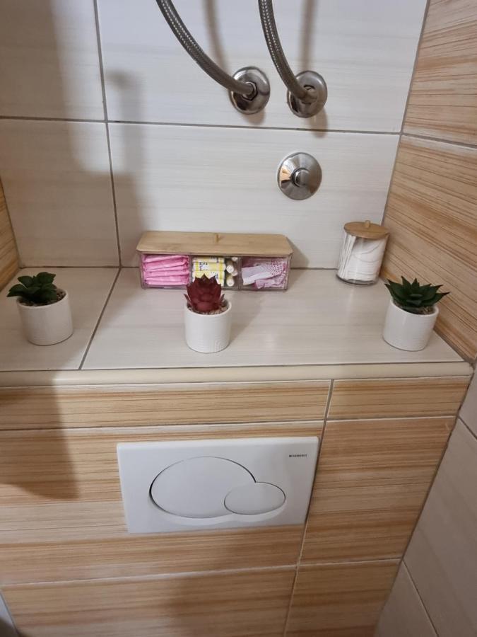 דירות ספליט Apartman Dana מראה חיצוני תמונה