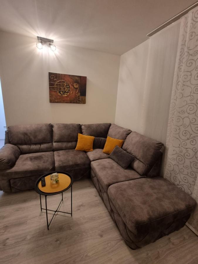 דירות ספליט Apartman Dana מראה חיצוני תמונה