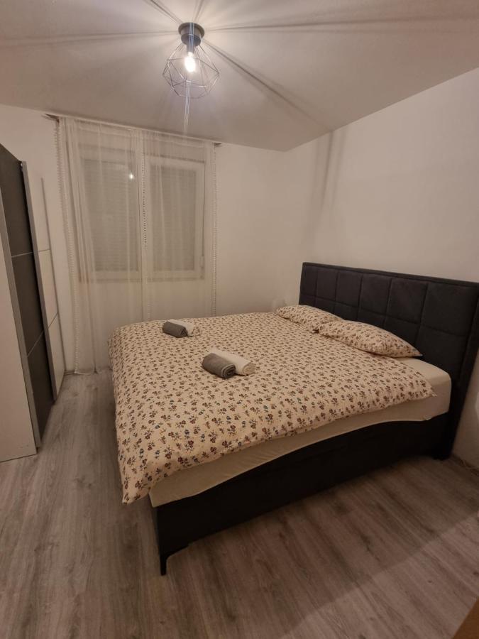 דירות ספליט Apartman Dana מראה חיצוני תמונה